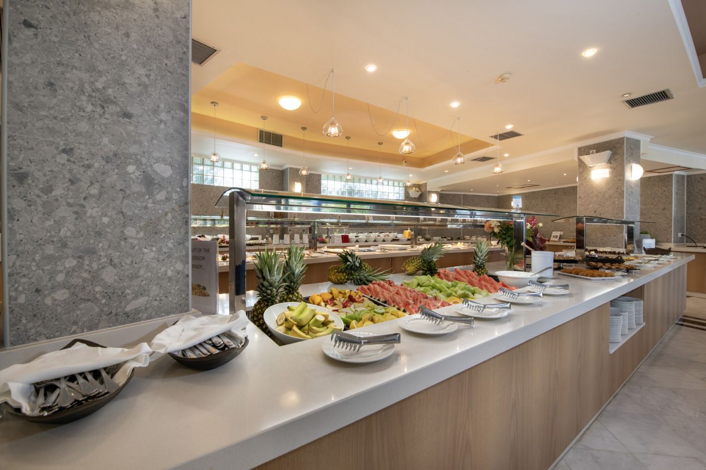 Hydramis-Palace-Beach-Resort-Restaurant-66