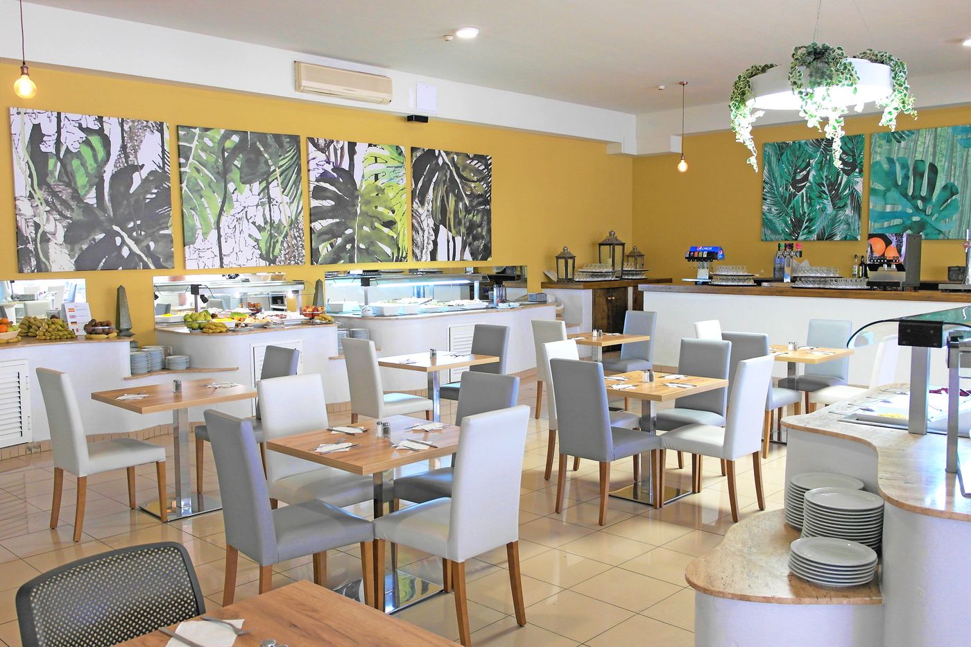 Oasis-Papagayo-Sport---Family-Restaurant-49
