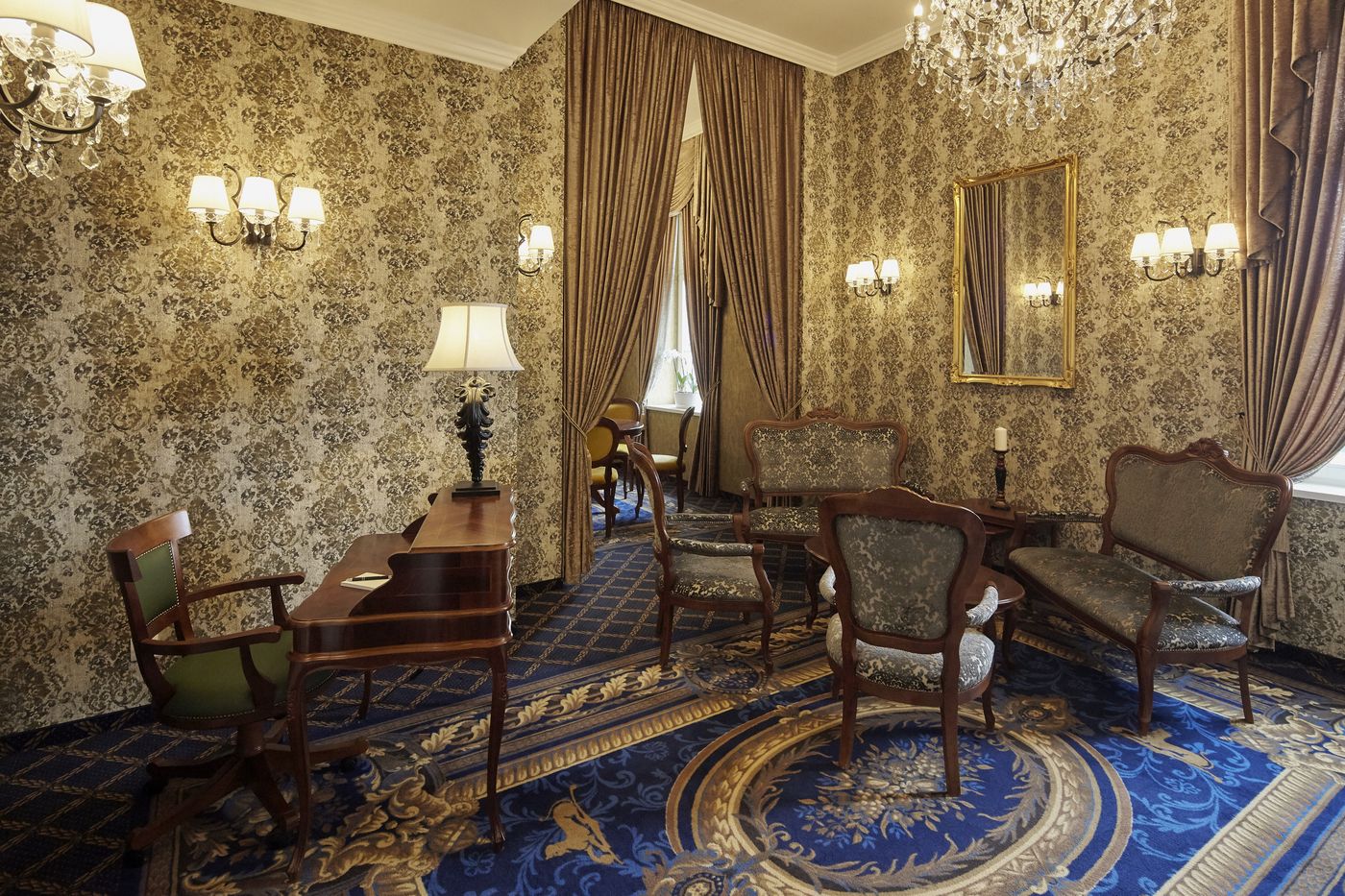 Mystery-Hotel-Budapest-Room-7