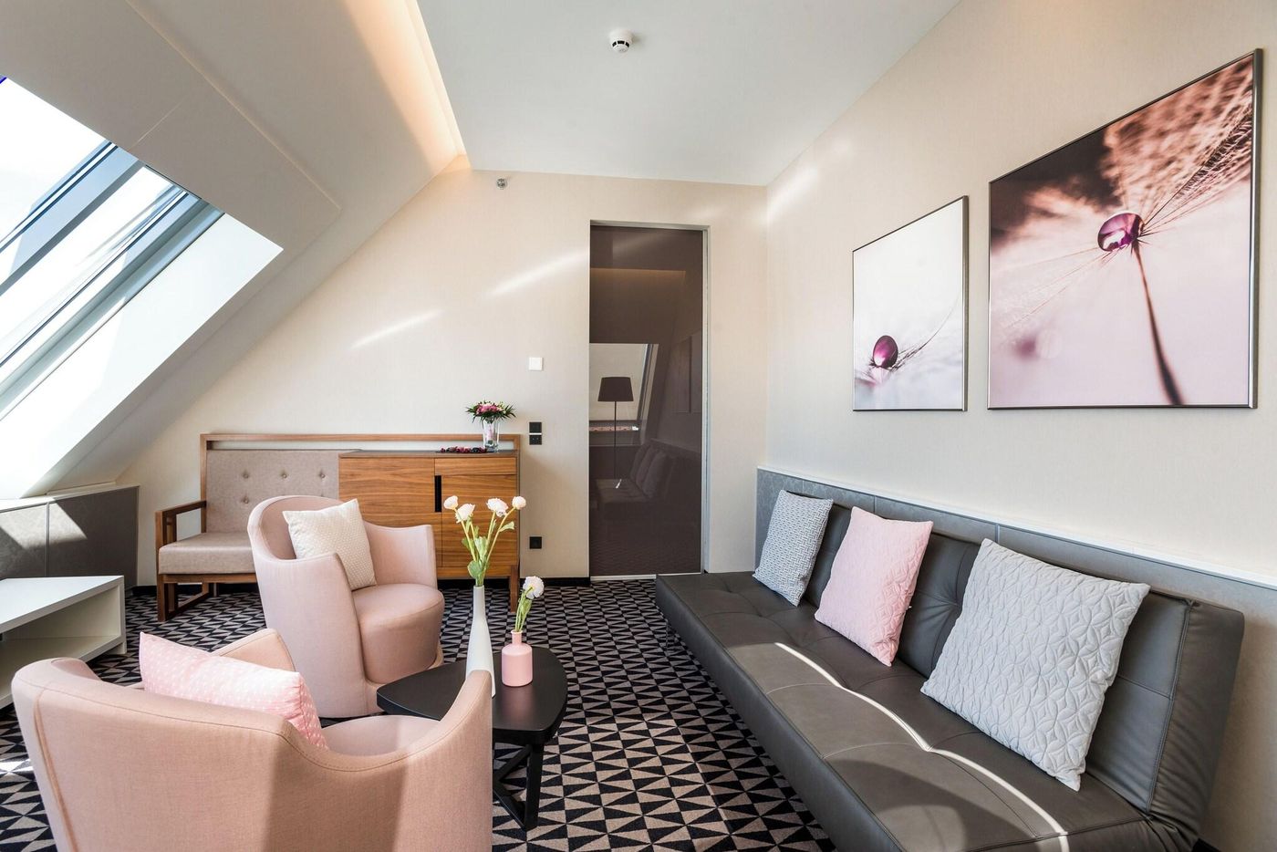 Hotel-Moments-Budapest-Room-12