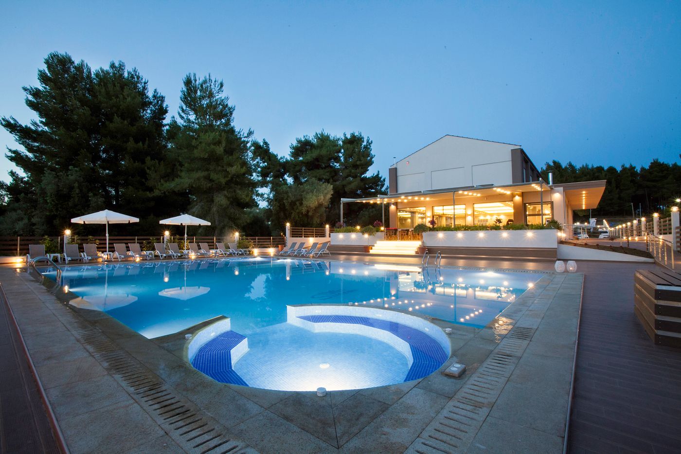 Simeon-Hotel-Pool-8
