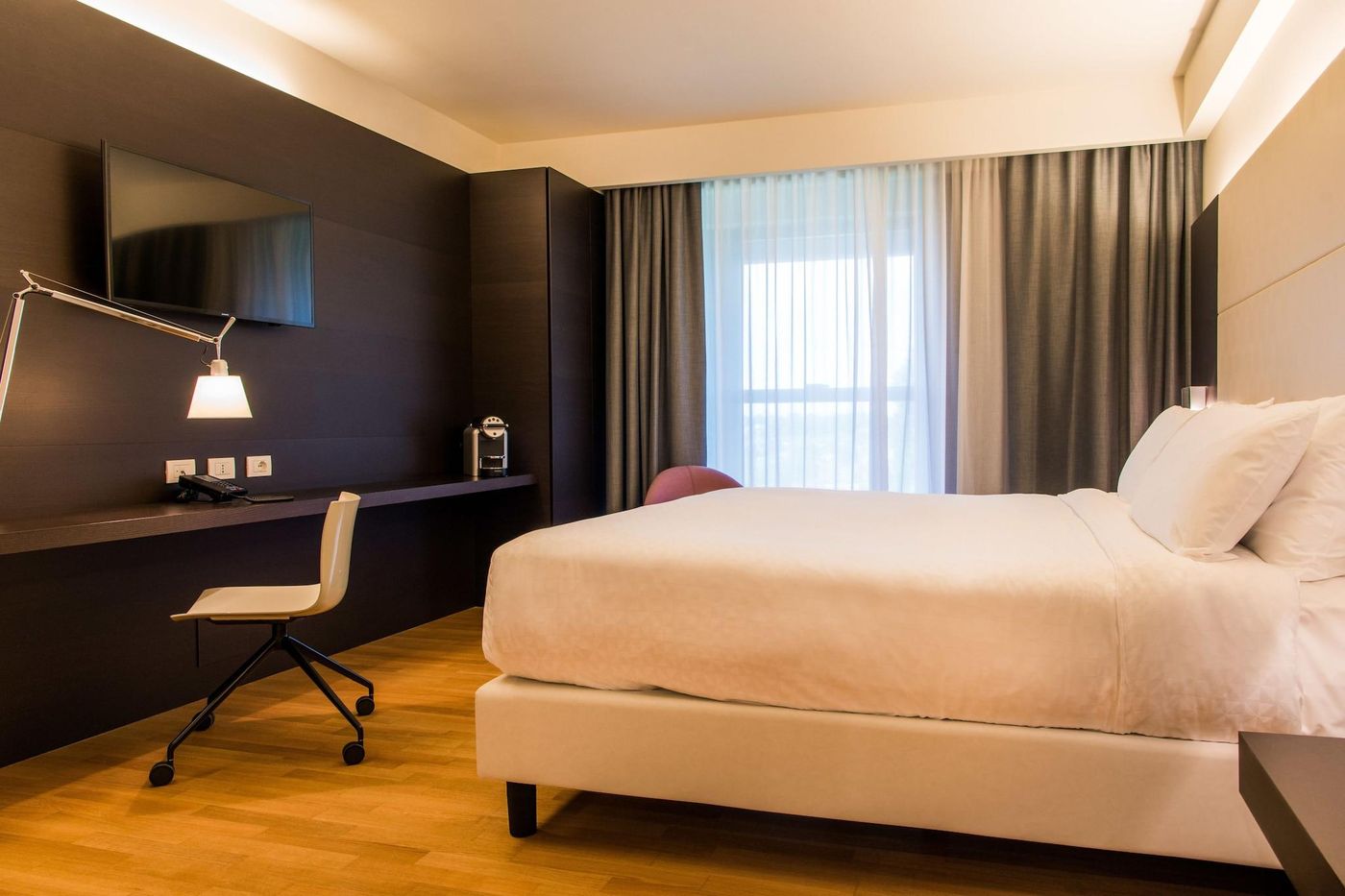 Four-Points-By-Sheraton-Venice-Mestre-Room-17