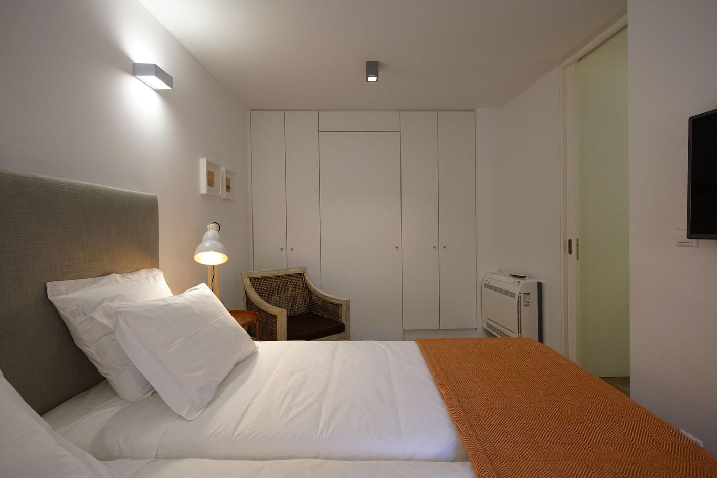 Alma-Moura-Residences-Room-9