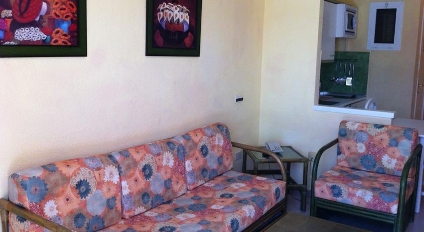 Caleta-Garden-Room-20