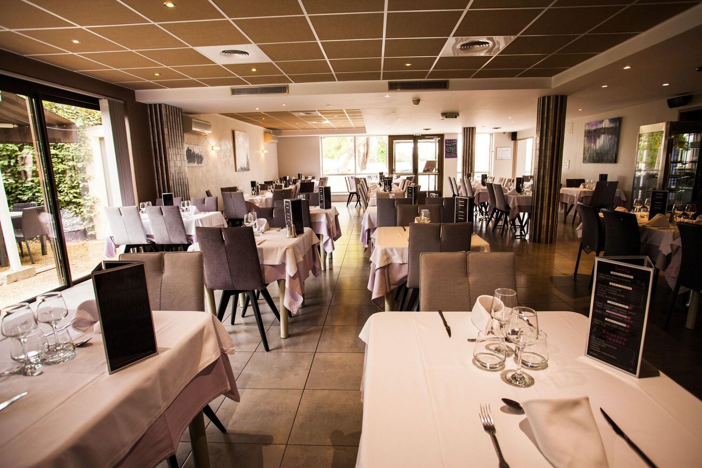Aéroport Hôtel - France - MAUGUIO - Restaurant - 10