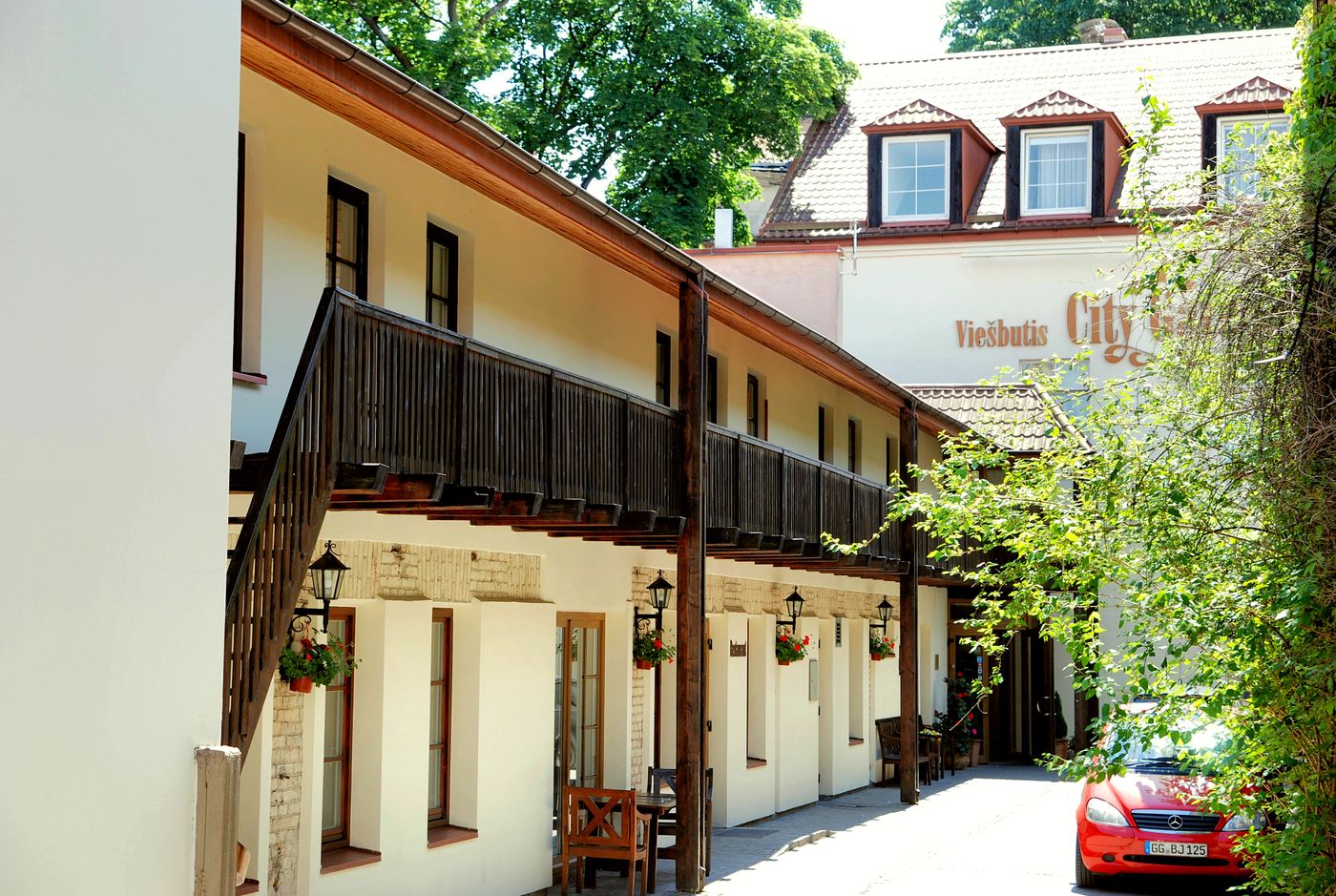 City Gate-Lithuania-VILNIUS-General view-4