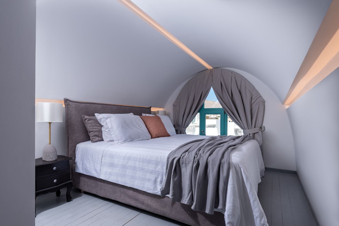 Santa Irina Luxury Sunny Lofts-Greece-Santorini-Room-7