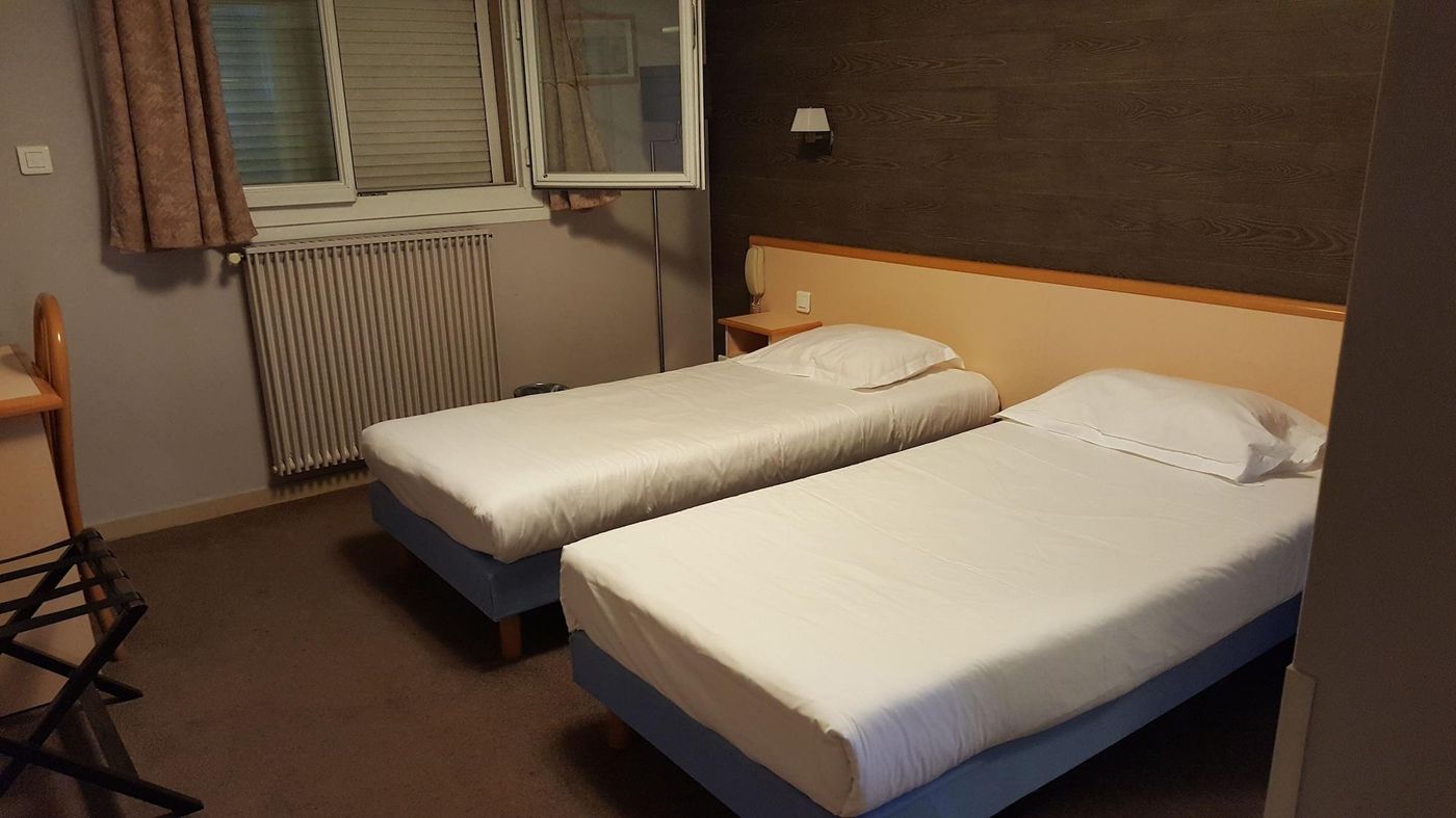 Hotel Les Cigalons-France-MARSEILLE-Room-3