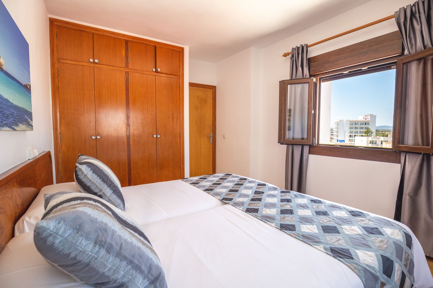 R2 Cala Millor Beach Apartments