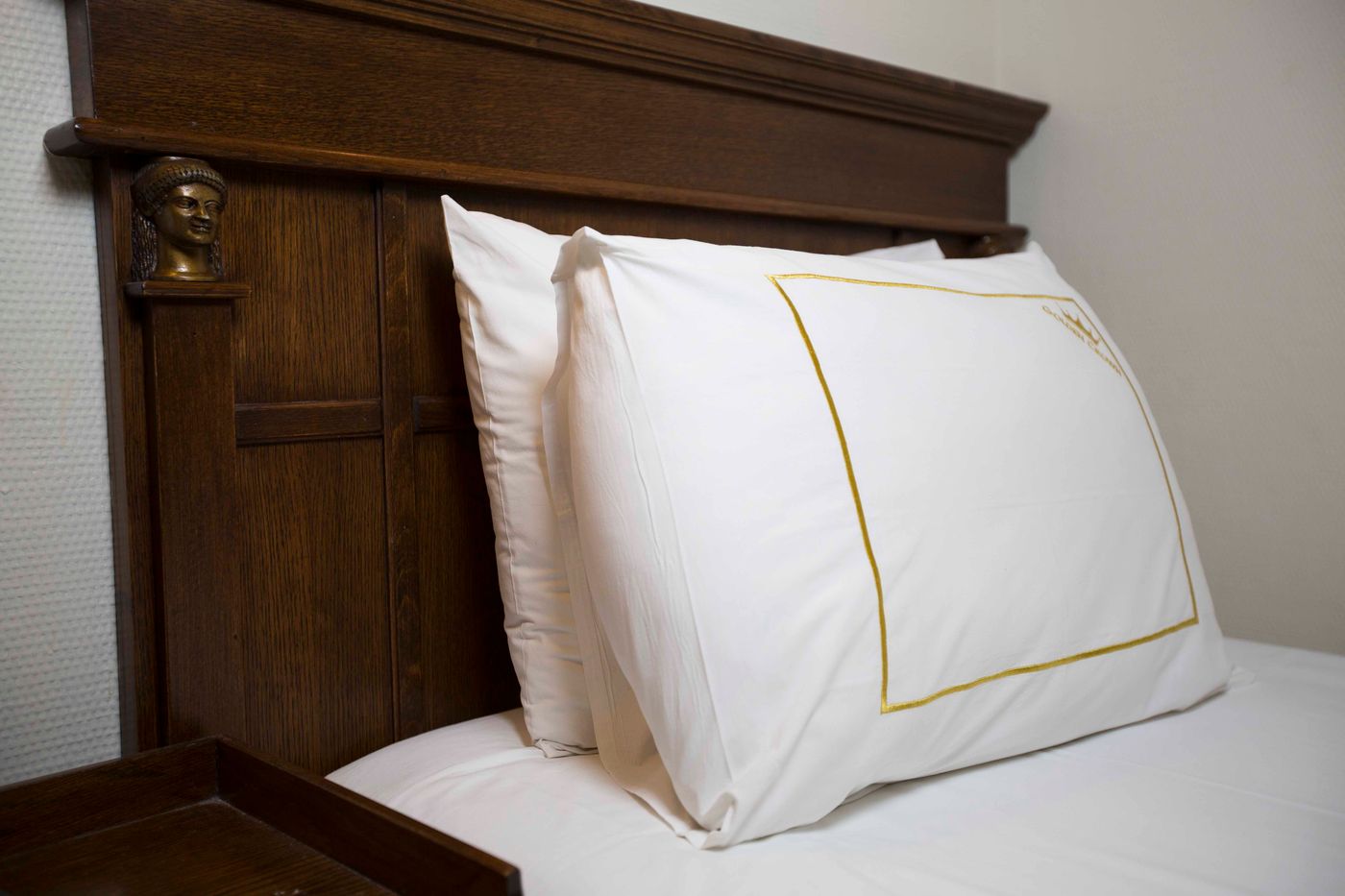 Golden-Crown-Room-32