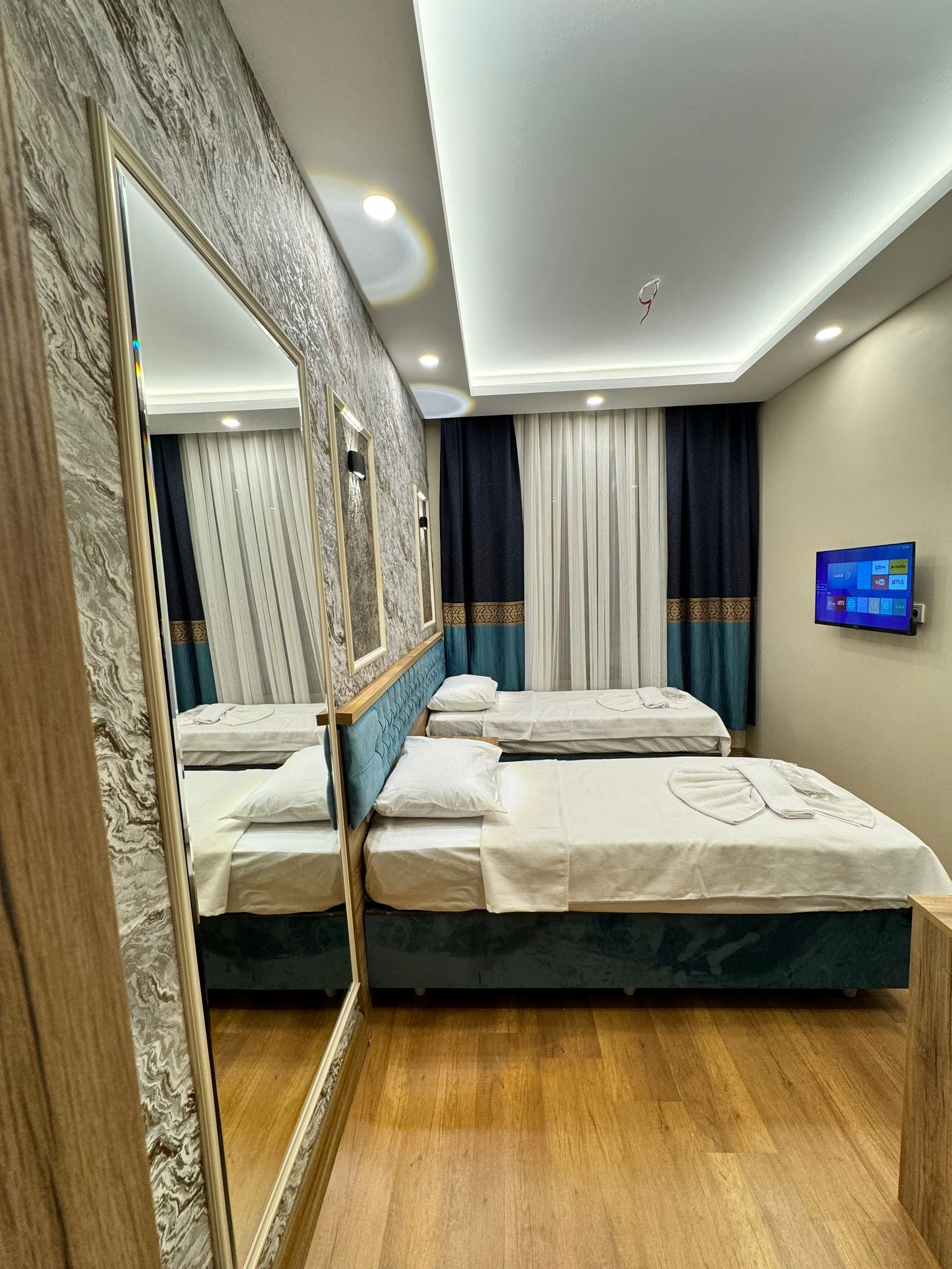 Riverside-Hotel-Room-14