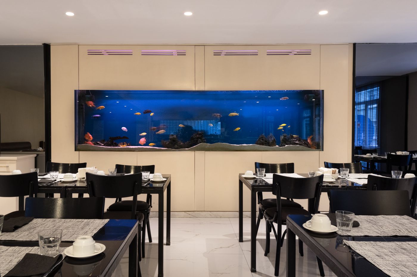 Golden-Age-Restaurant-51