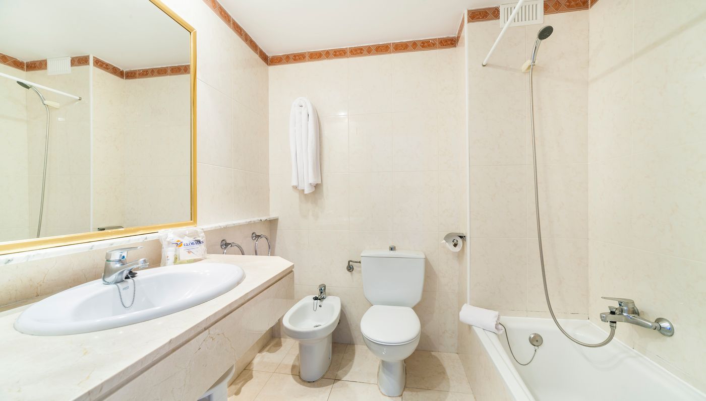 Globales-Lord-Nelson-Room-21