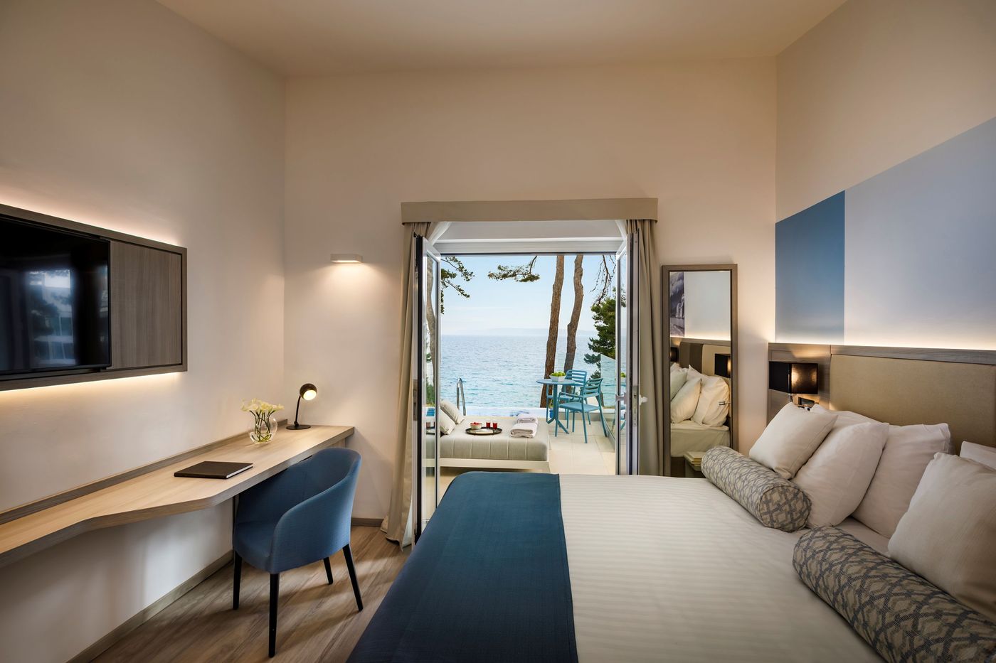 Carolina-Hotel---Residence-Room-12