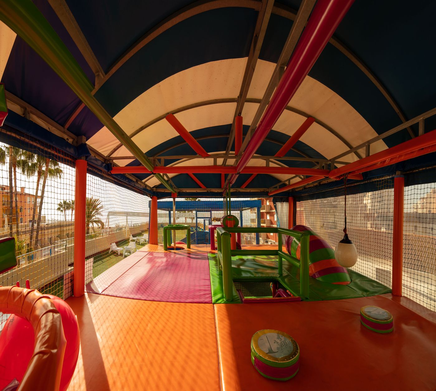 RH-Casablanca-Suites-Sports-and-Entertainment-31