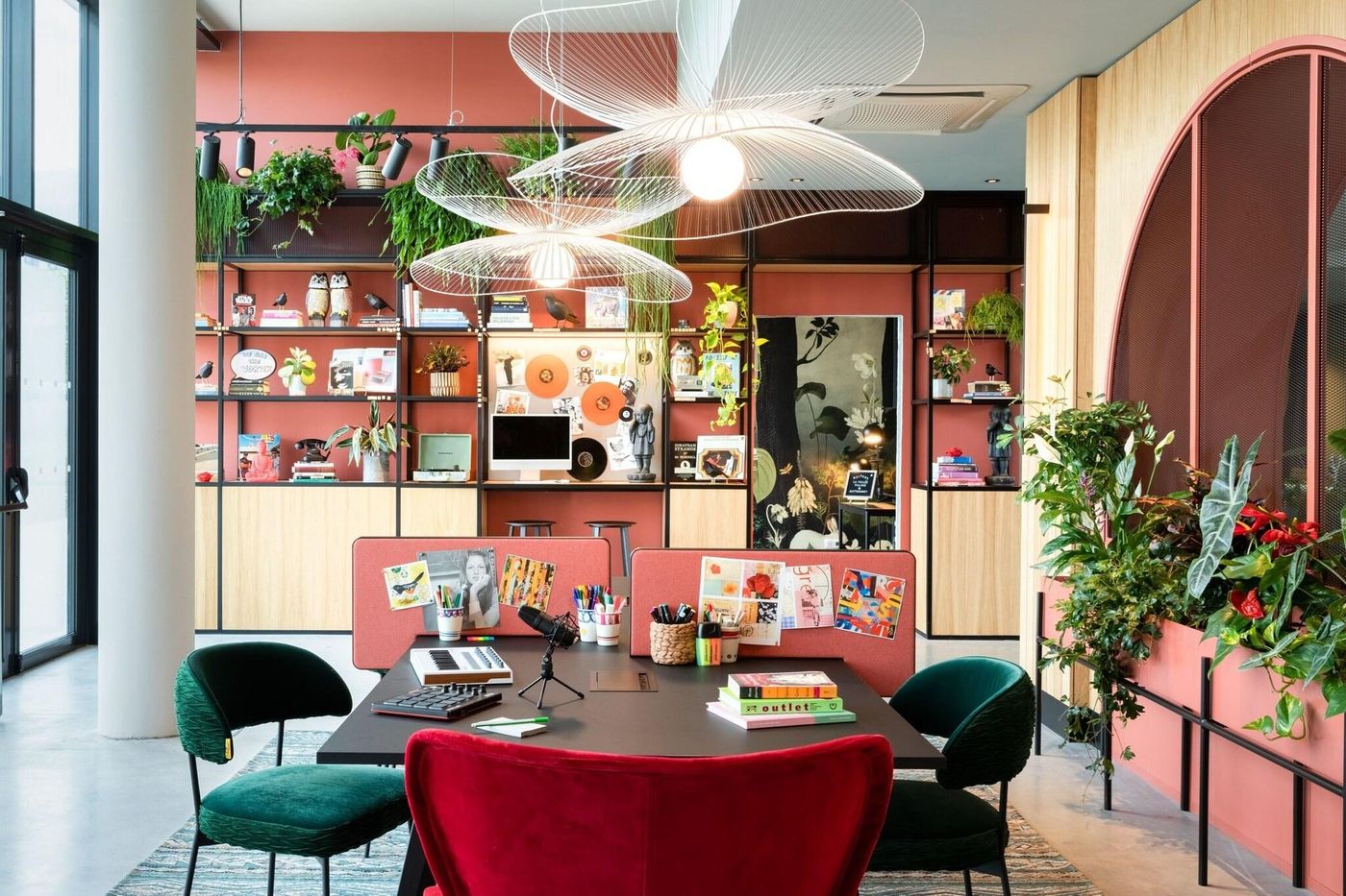 Moxy-Paris-Val-D-Europe-Lobby-25