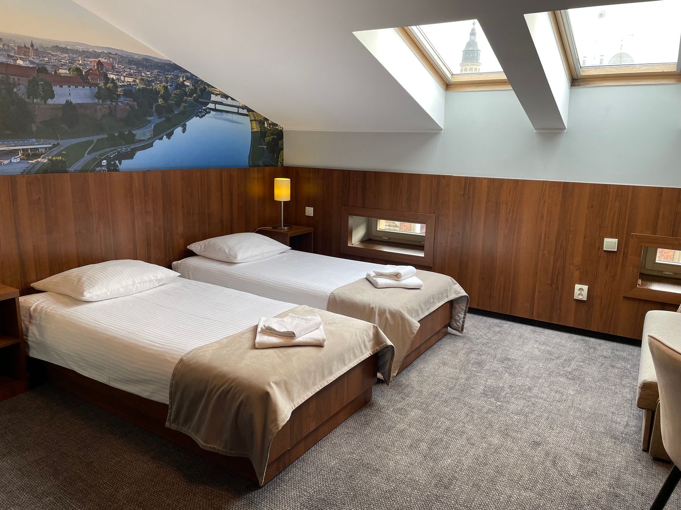 DOWNTOWN-KRAKOW-Room-4