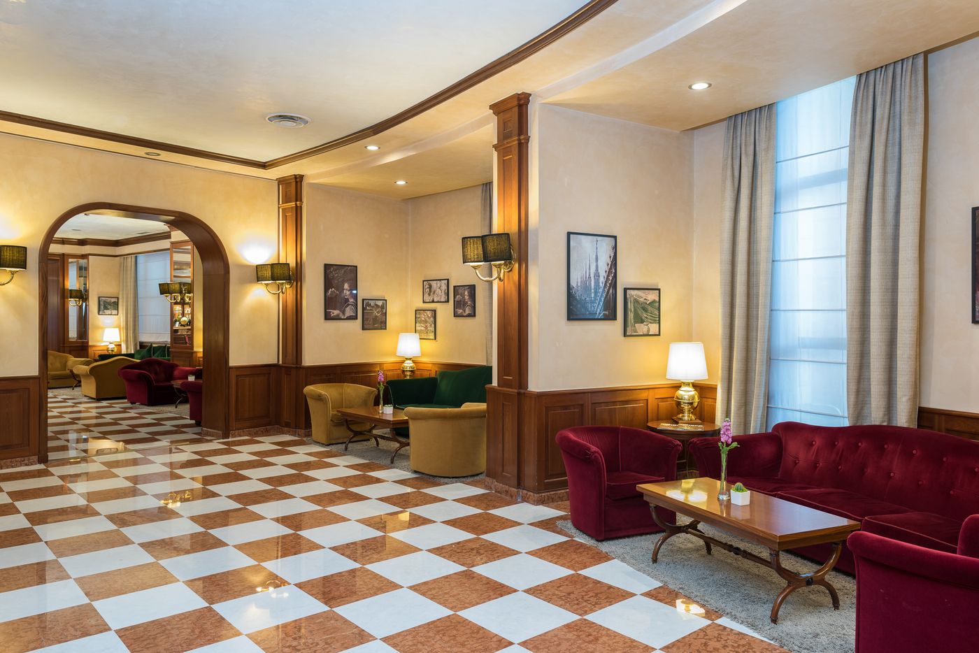 Leonardo-Hotel-Milan-City-Center-Lobby-11