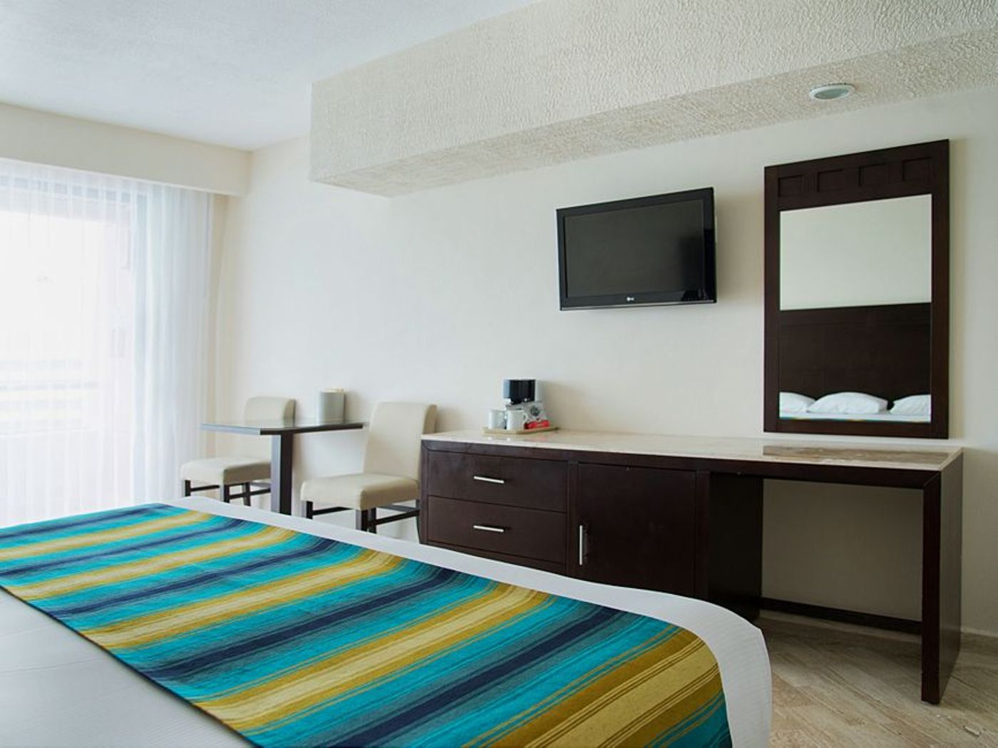 Crown-Paradise-Club-Cancun-Room-37