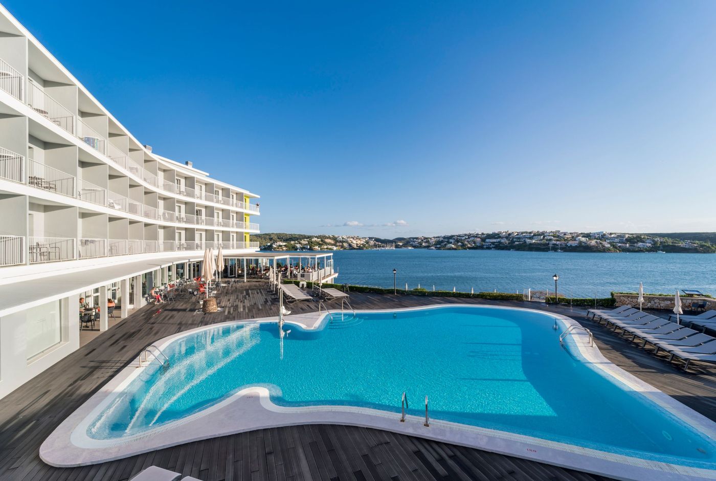 Artiem-Carlos-III-Pool-6