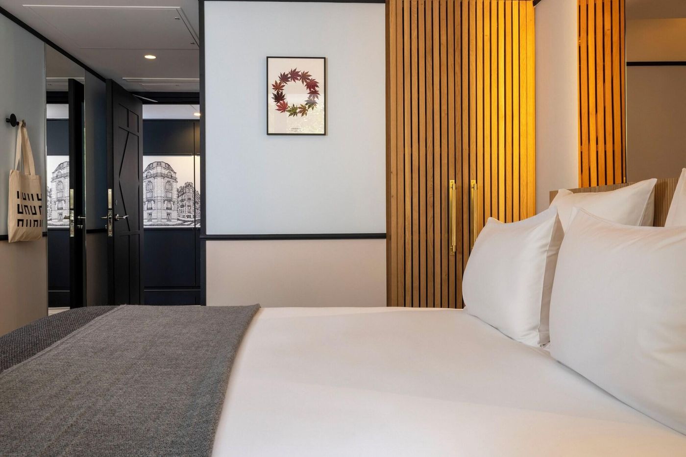 Quinzerie-Hotel---Tour-Eiffel-Room-35