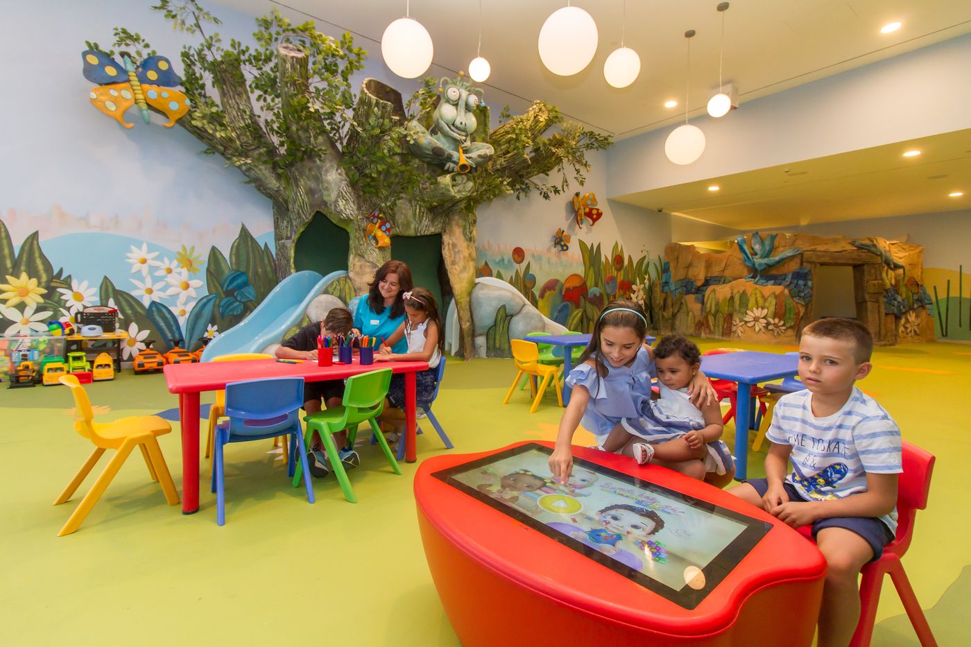 Suitopia Sol y Mar Suites Hotel