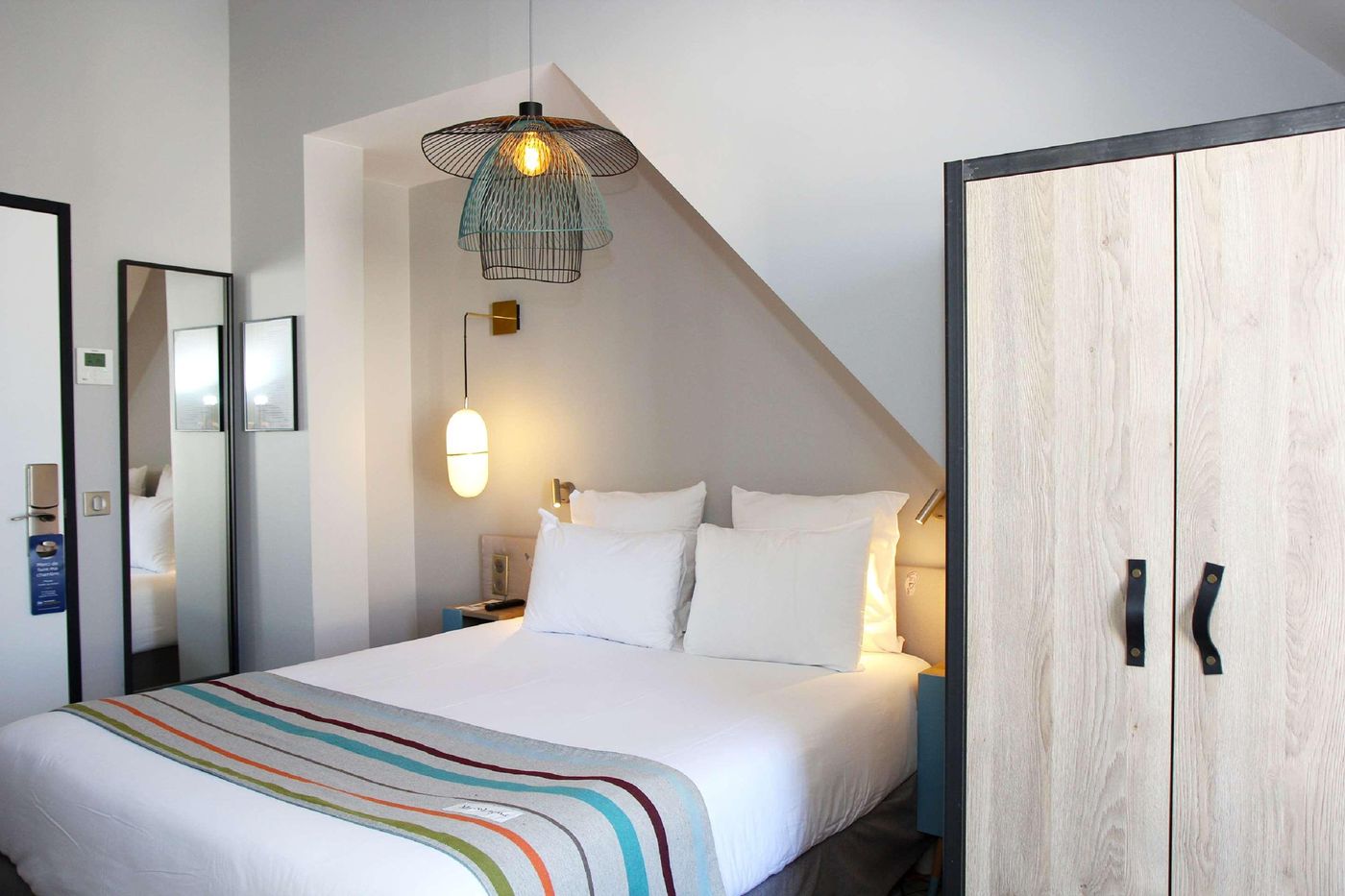 Hotel Litteraire Marcel Ayme, BW Premier Collectio - France - Paris - Room - 6