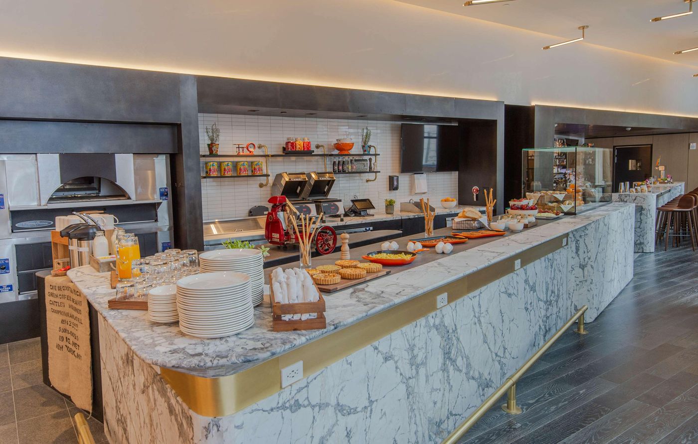 Canopy-by-Hilton-Jersey-City-Arts-District-Bar-50