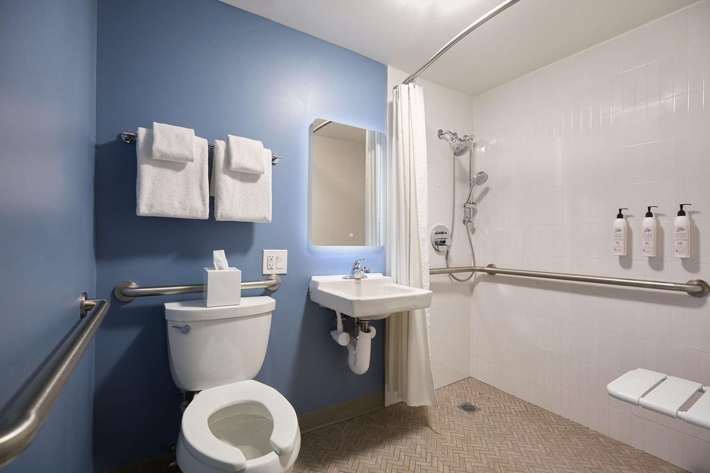 Delta-Hotels-New-York-Times-Square-Room-26