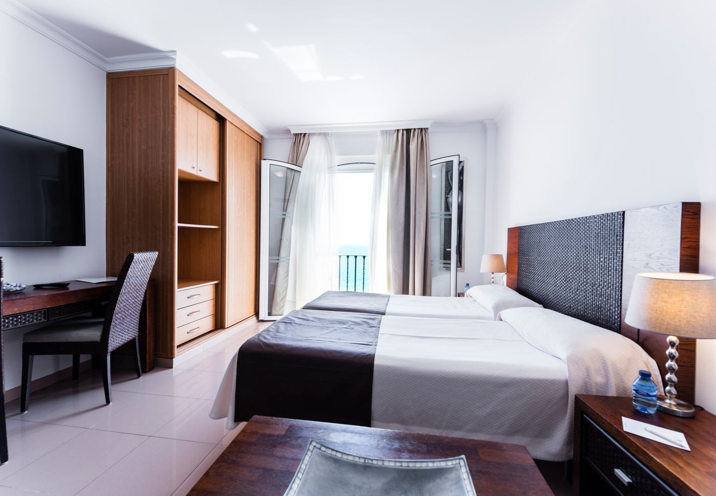 Toboso-Apartments-Room-10