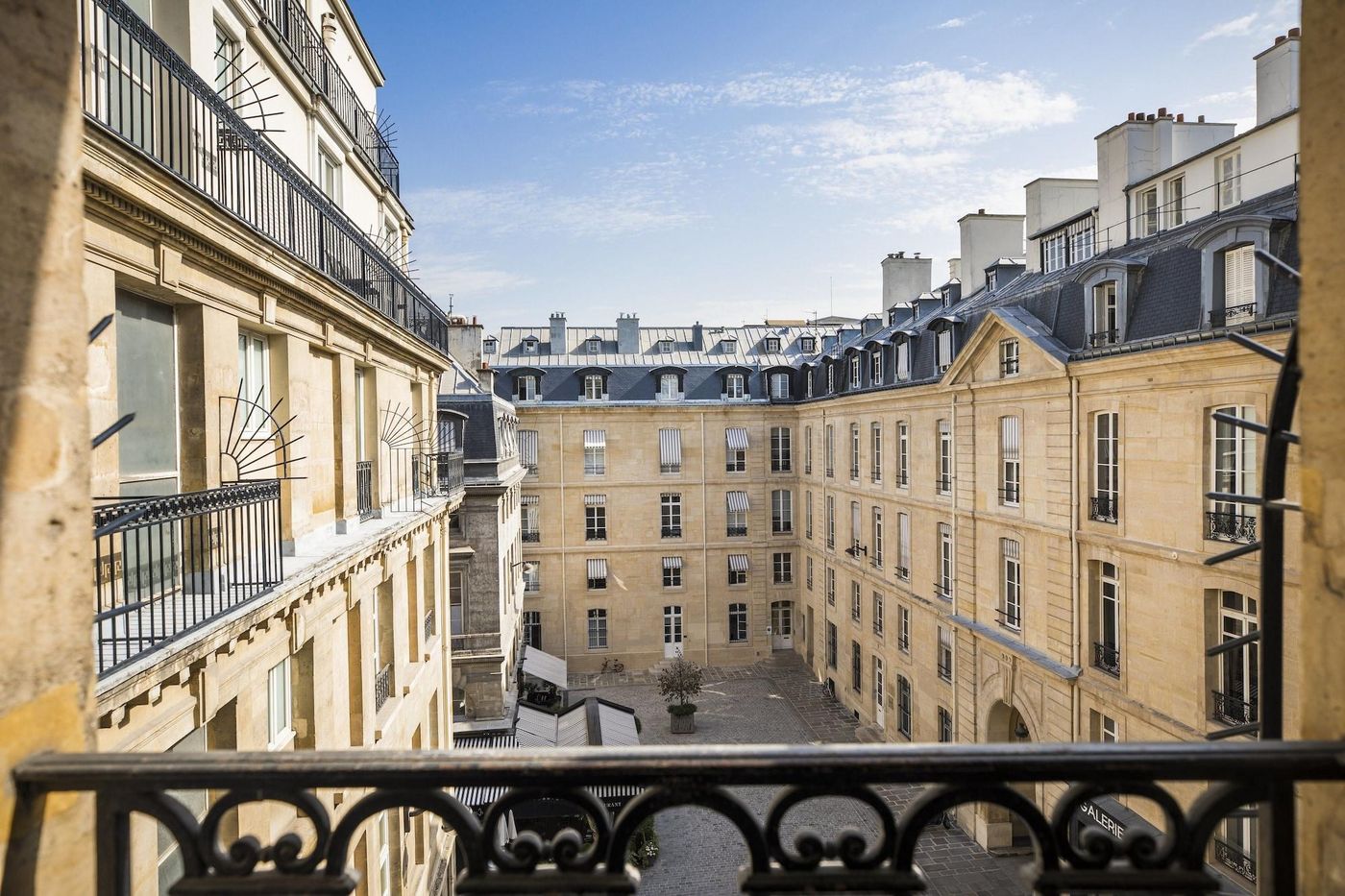 Grand-Hotel-Du-Palais-Royal-General-view-2