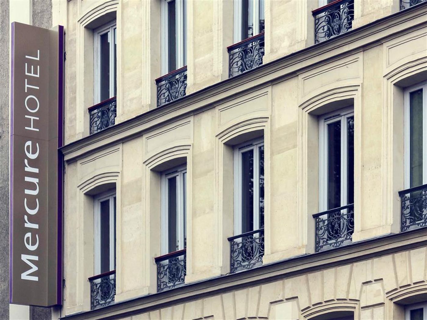 Mercure-Paris-Pigalle-Sacre-Coeur-General-view-66