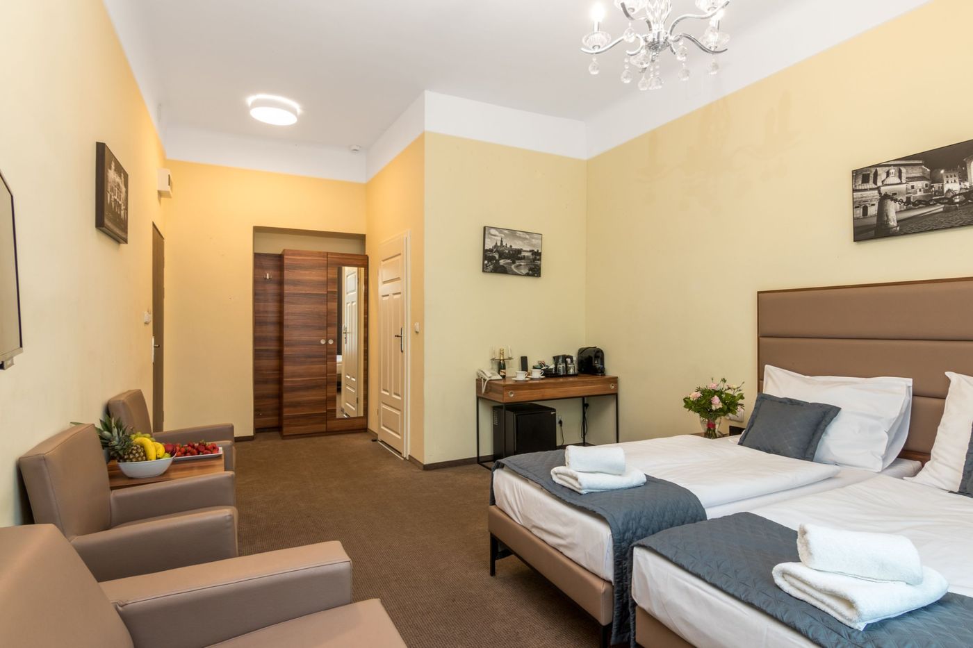 Aparthotel-Old-Town-Room-9