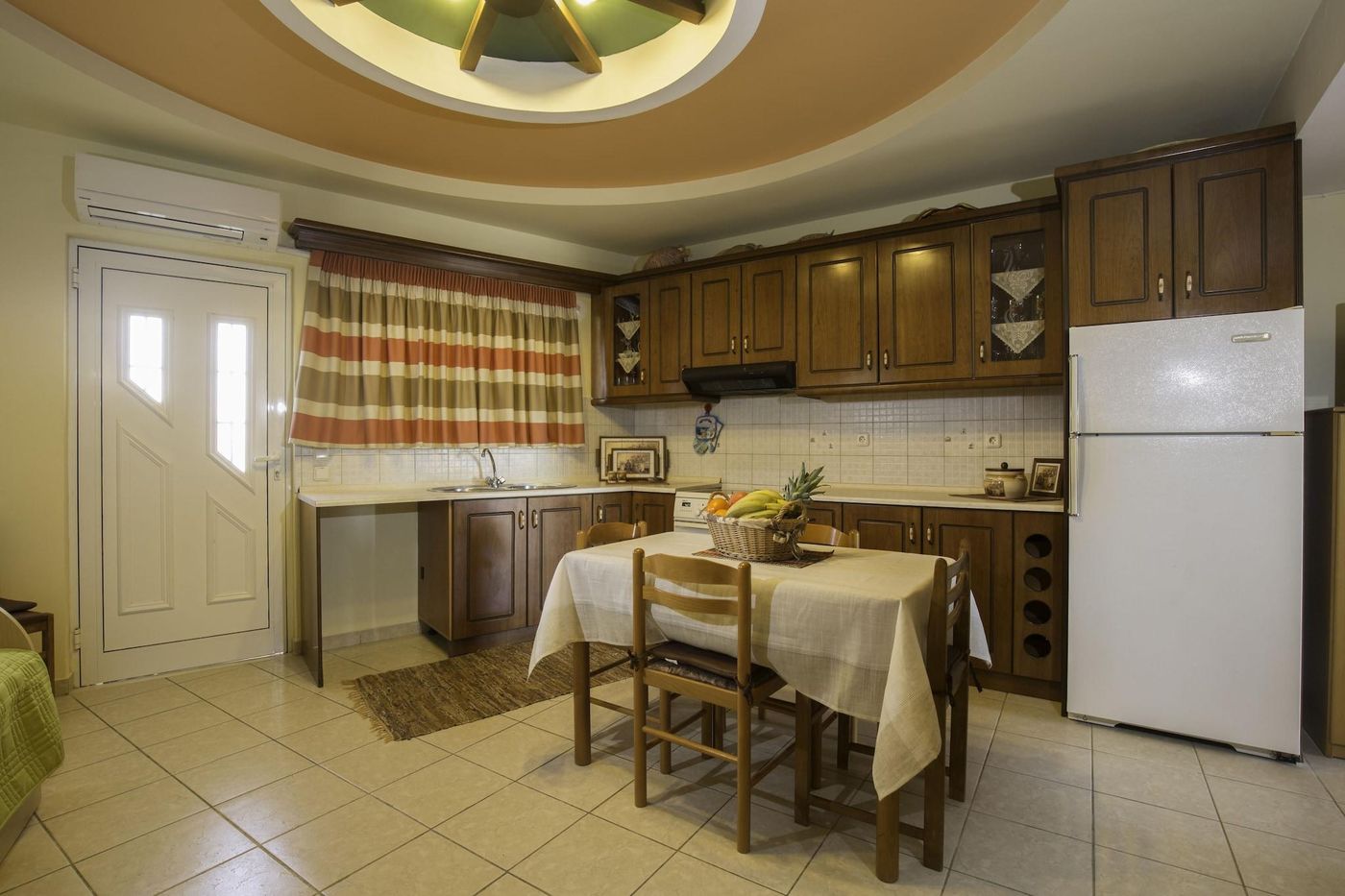 Lyristis-studios-Room-38