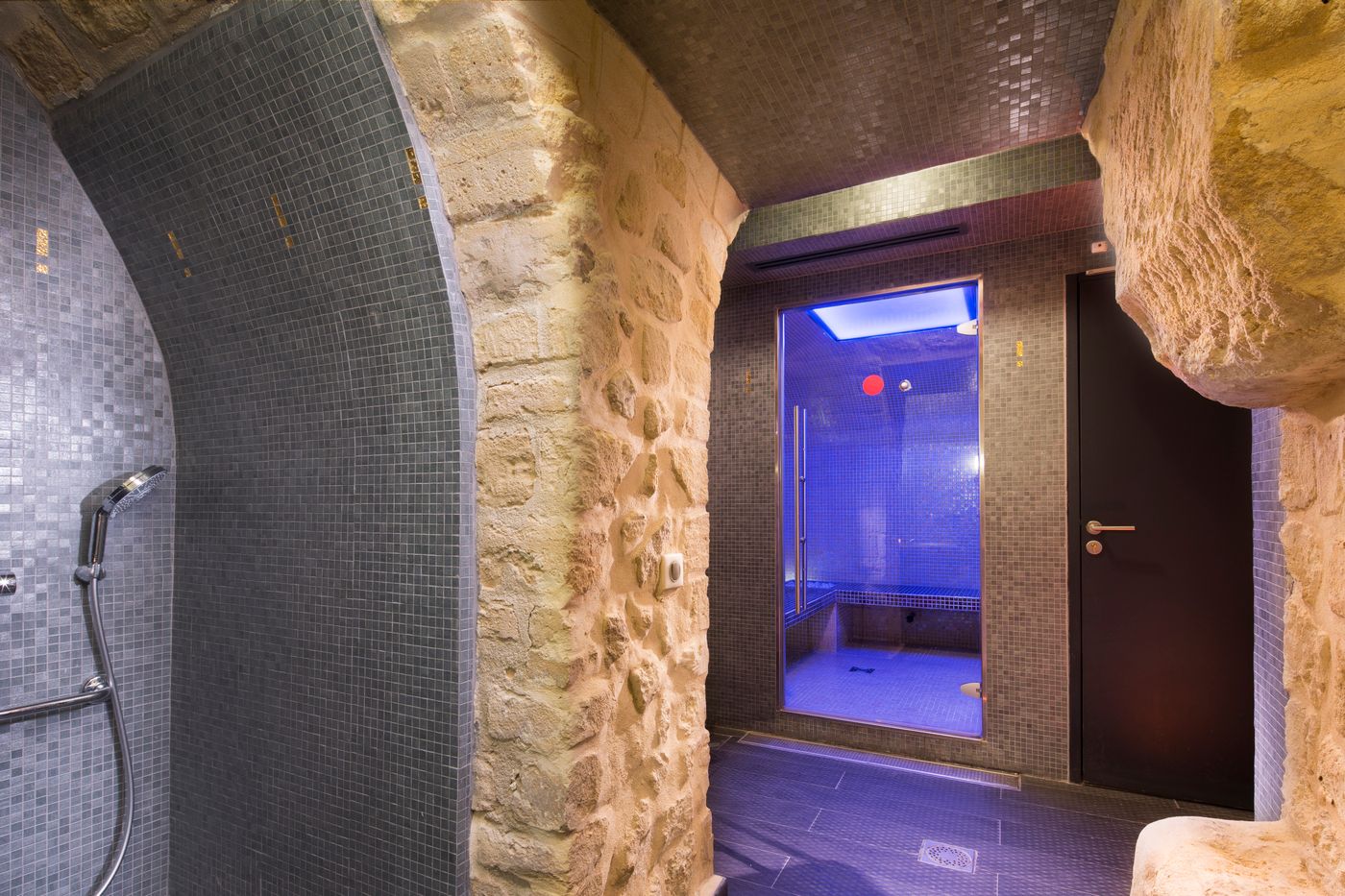 Hotel-du-Triangle-dOr-Sports-and-Entertainment-21