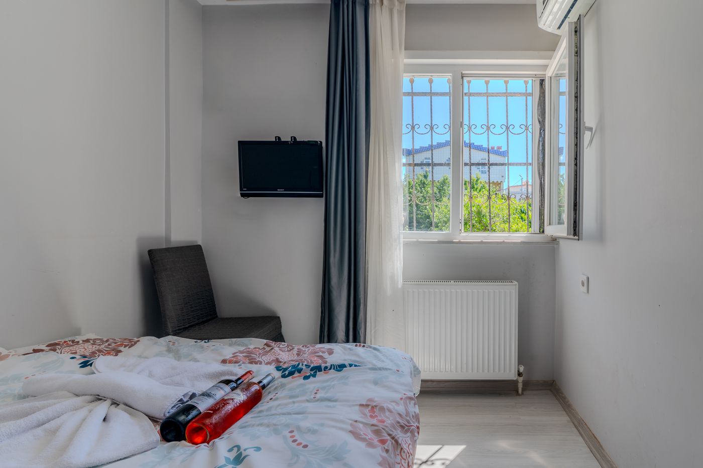 Airport-Black-Sea-Hotel---Restaurant-Room-27