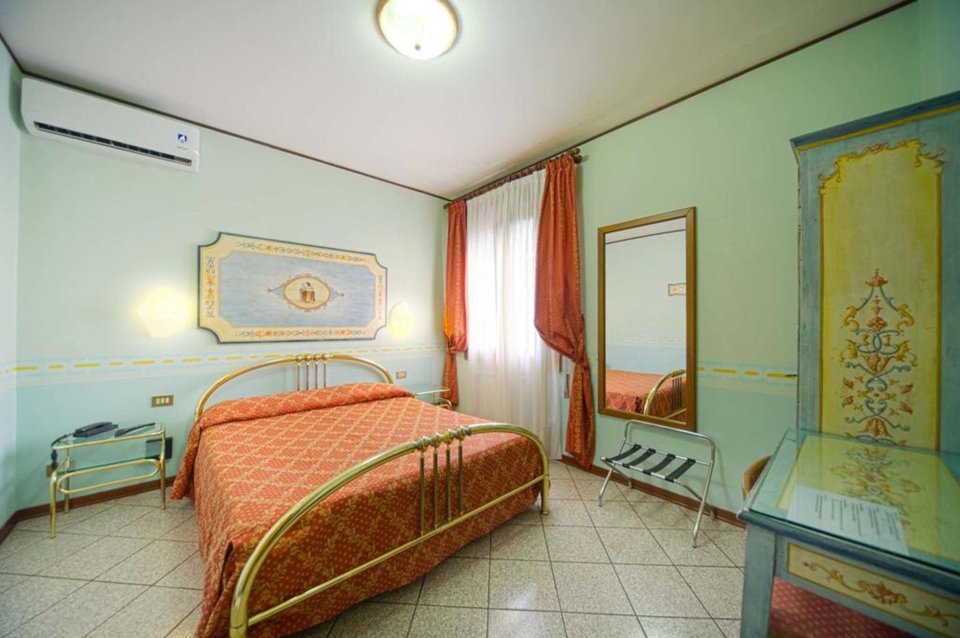Camelia-Rooms-Venice-Room-19