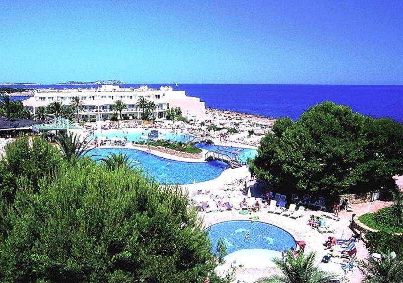 Sirenis-Seaview-Country-Club-Pool-14