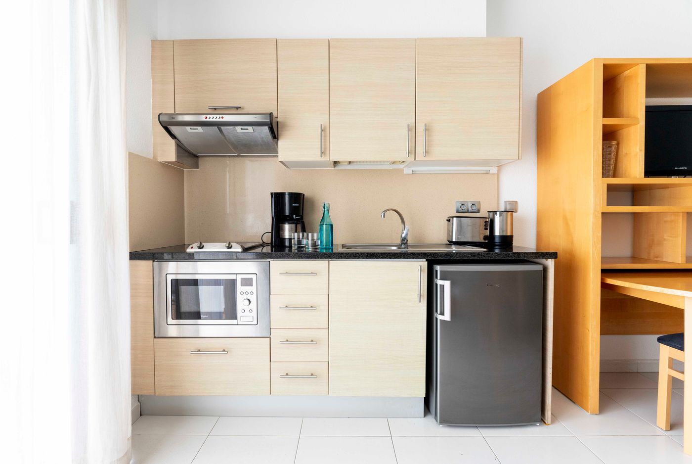 ONA-Hollywood-Mirage-Room-39