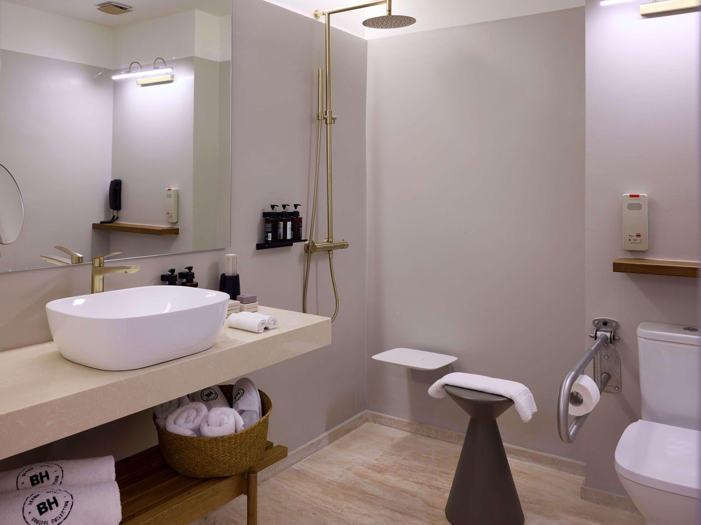 Isla-Brown-Corinthia-Resort---Spa--Curio-Collection-By-Hilton-Room-44