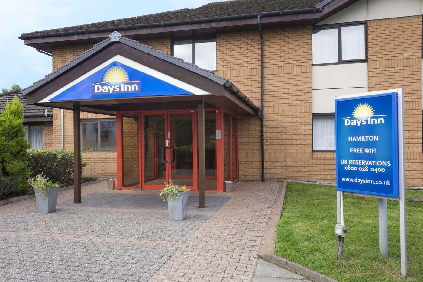 Days Inn by Wyndham Hamilton-United Kingdom-HAMILTON-General view-1