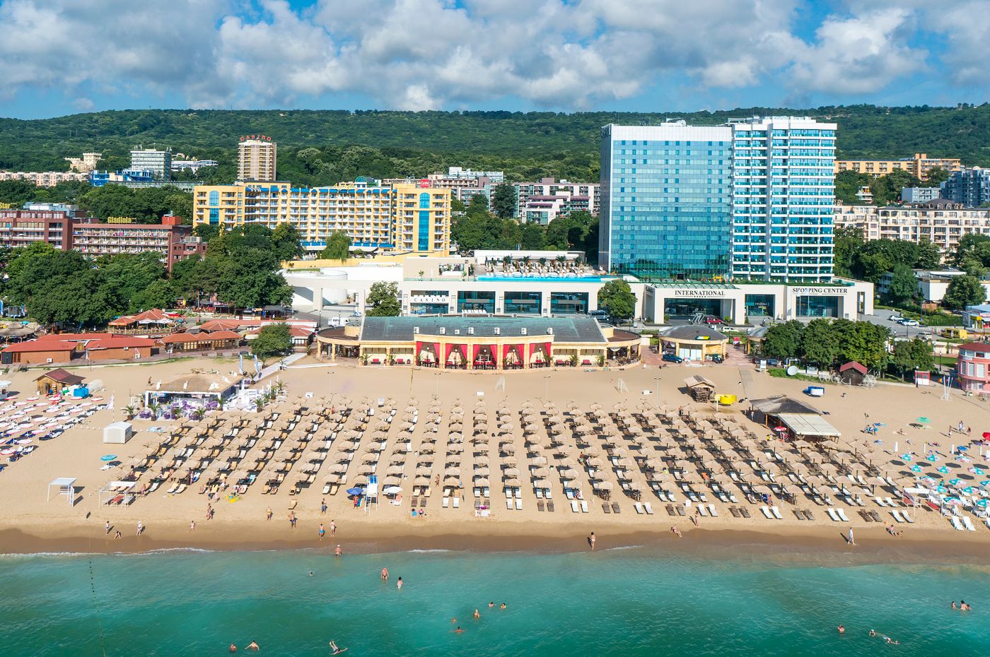 International-Hotel-Casino---Tower-Suites-Beach-61