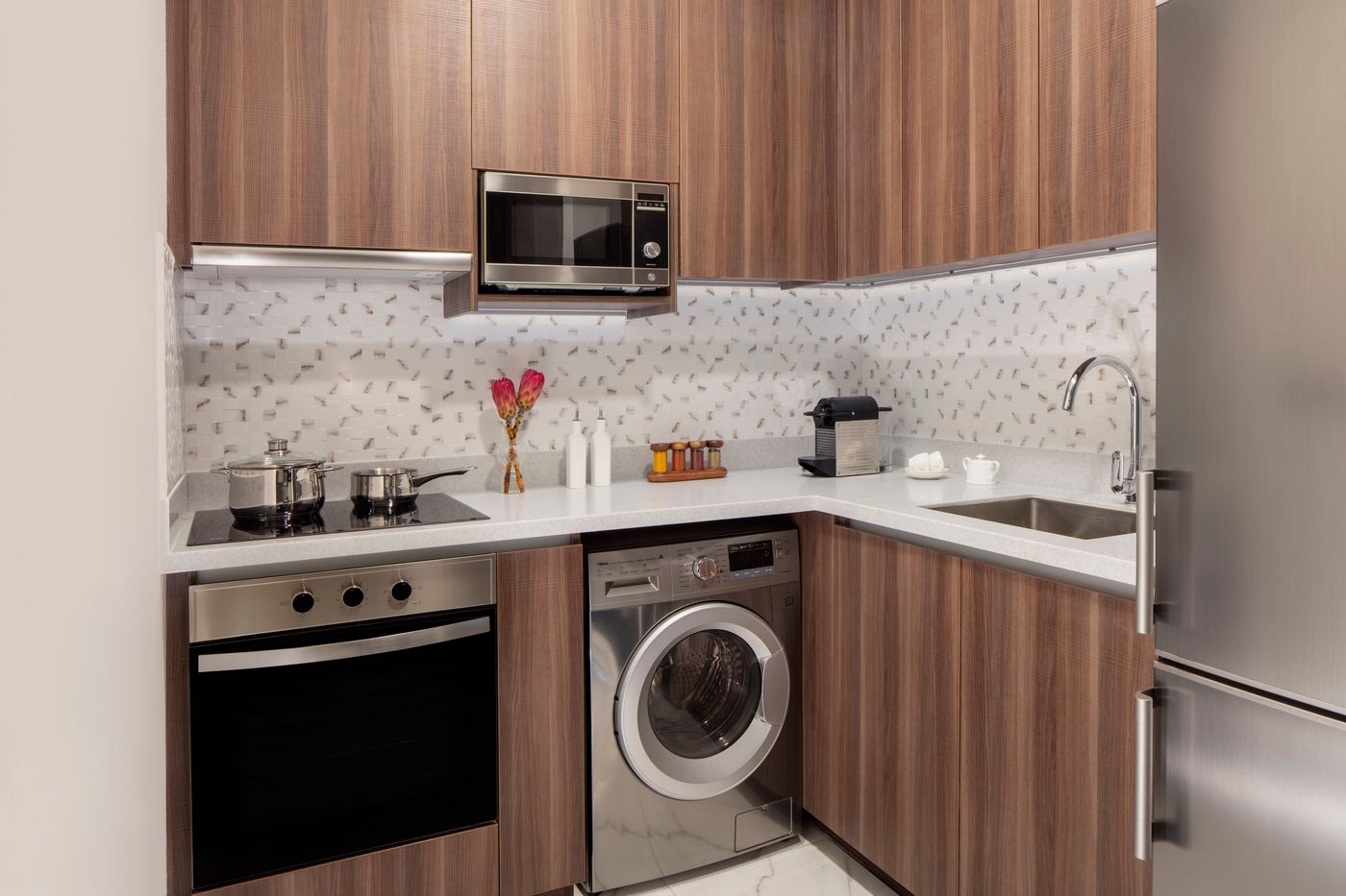 Avani-Plus-Palm-View-Dubai-Hotel-and-Suites-Room-42