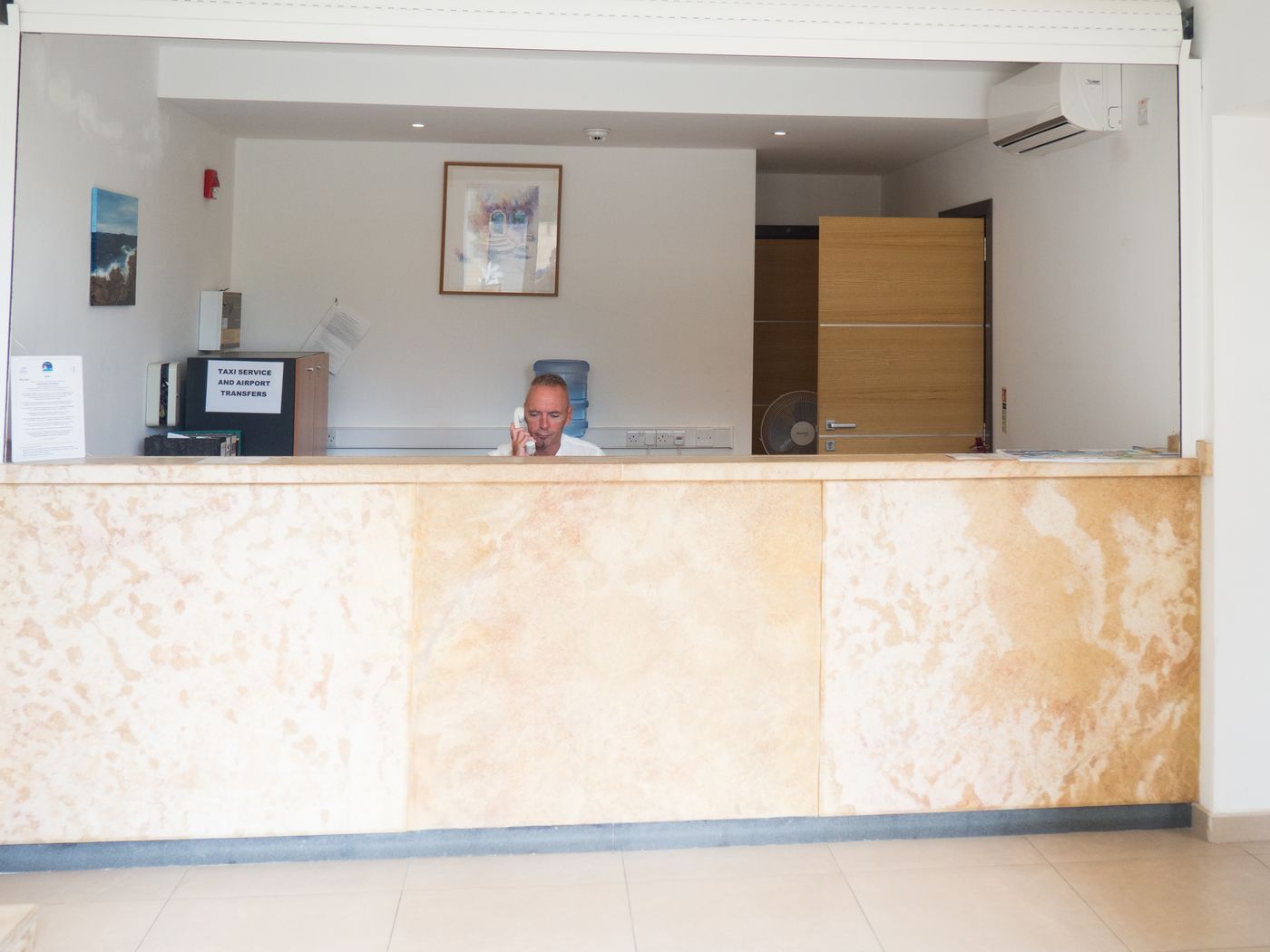 Huli-Hotel---Apartments-Lobby-20