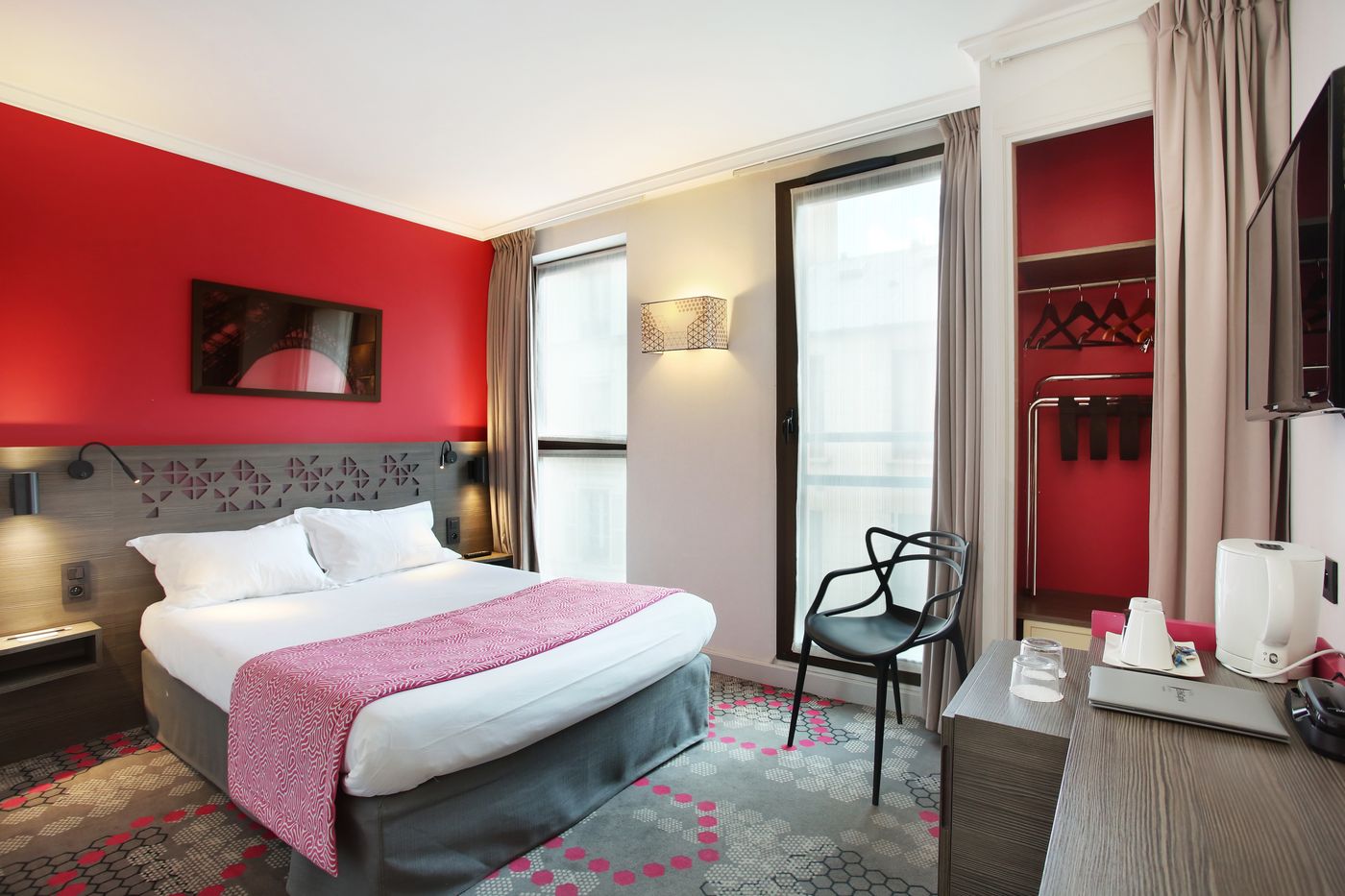 Hotel-Eiffel-Capitol-Room-12
