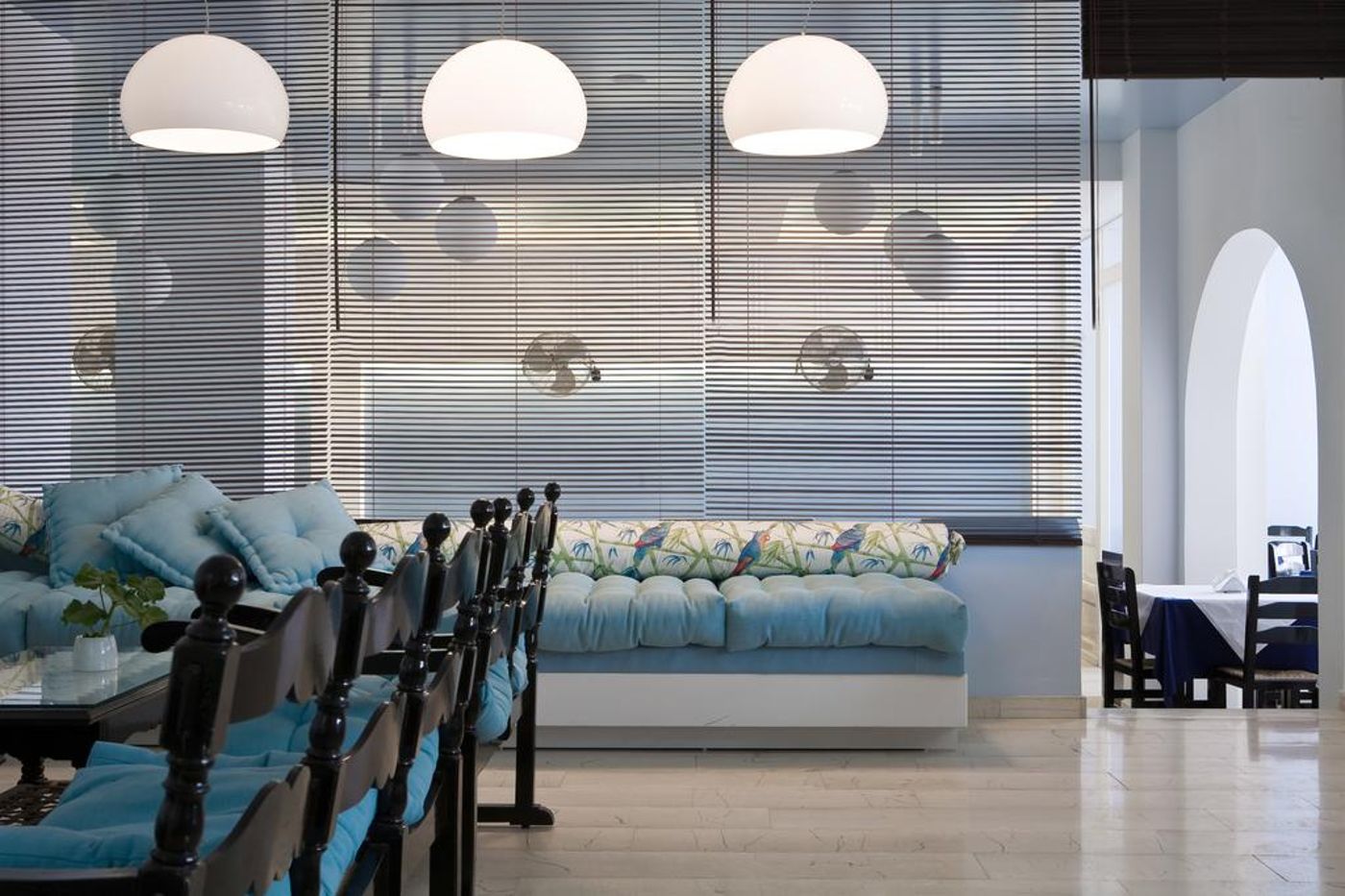 Kamari-Beach-General-view-32