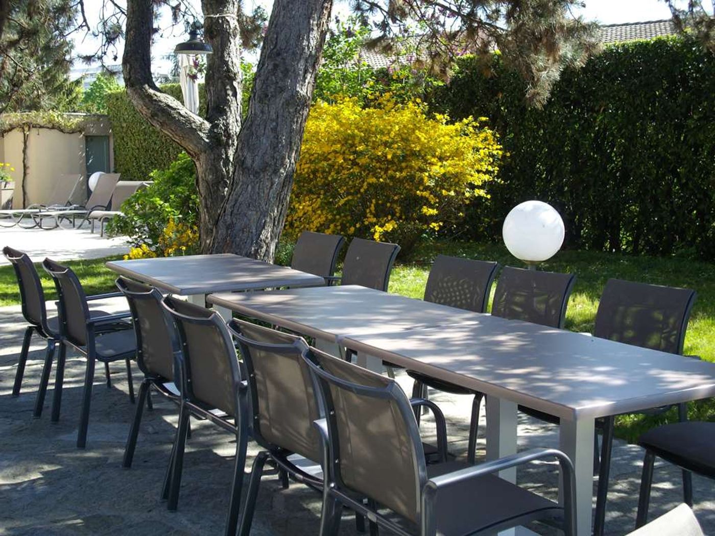Pomo Hotel & Restaurant-France-Echirolles-General view-9