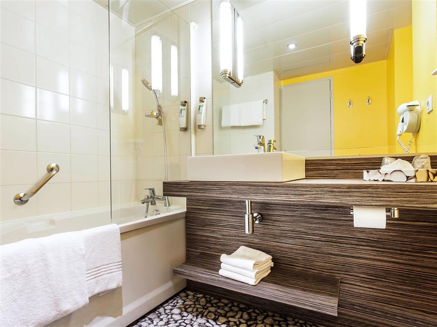 ibis Styles Lyon Sud Vienne - France - CHASSE SUR RHONE - Room - 6