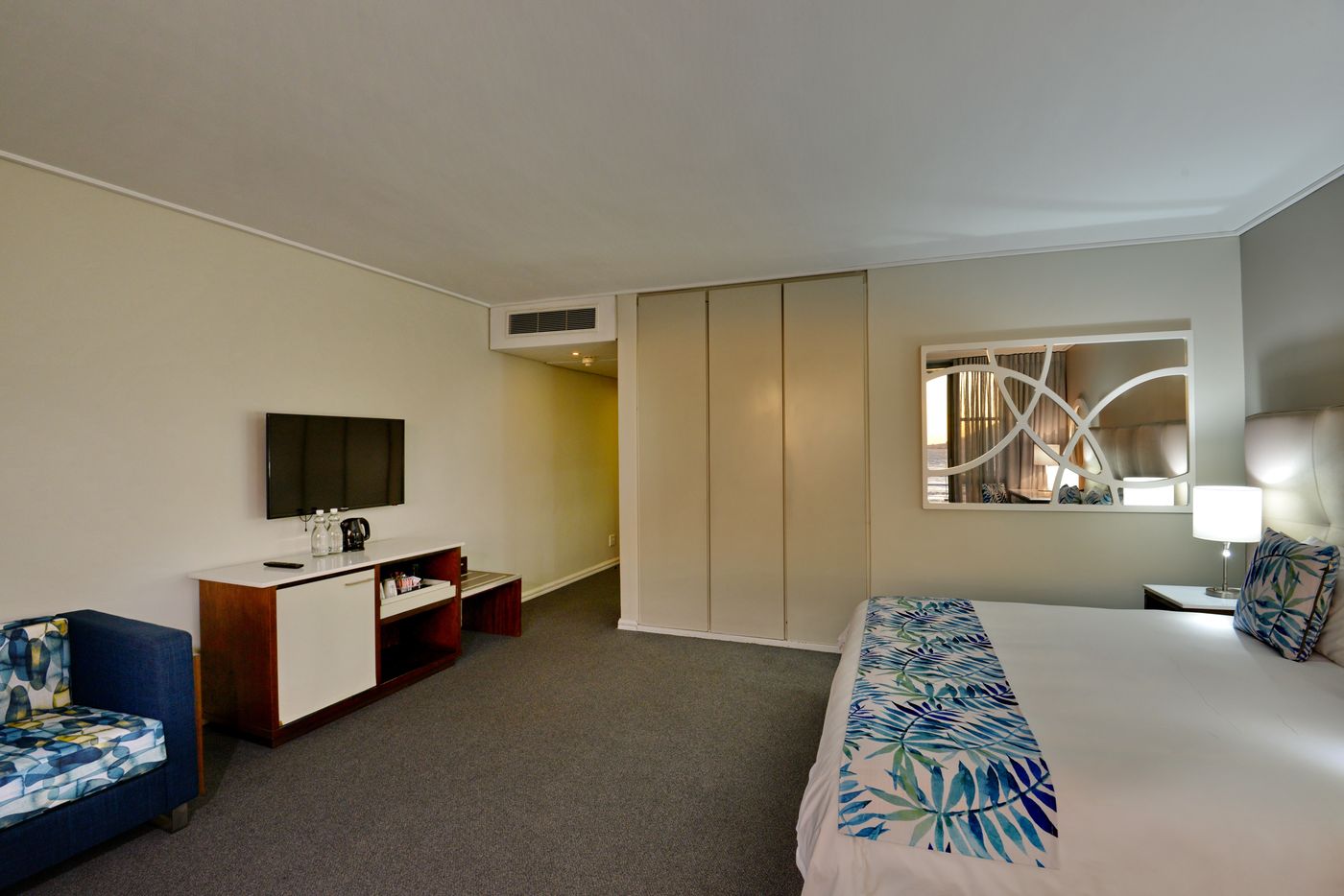 Lagoon-Beach-Room-32