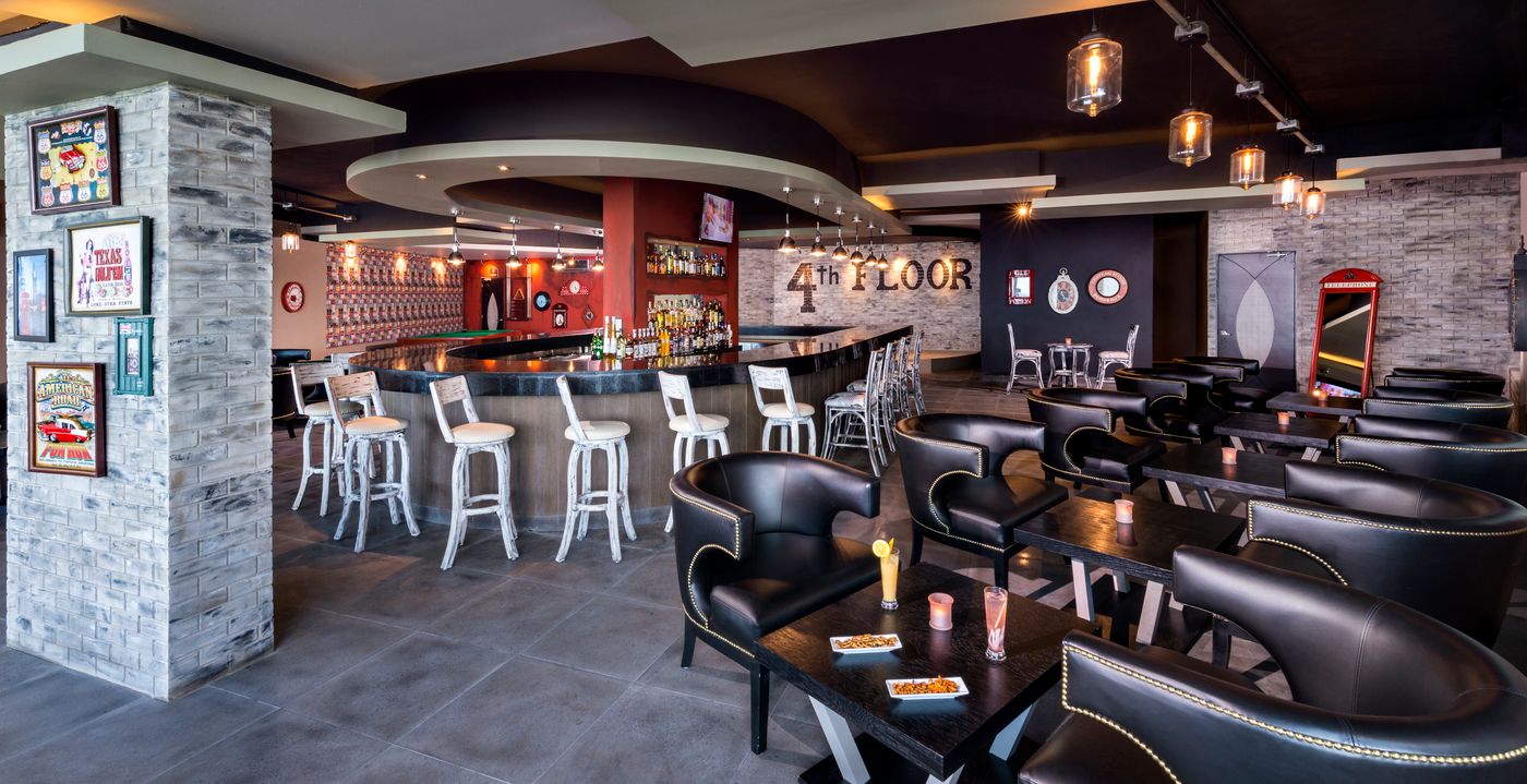 El-Dorado-Seaside-Suites-by-Karisma-Bar-23